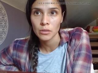 Latina caresses sưa từ một ngựa con vì youtube