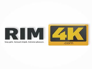 Rim4k. kaakit-akit babes dila makakakuha ng malalim sa loob ng vip bisita butas ng puwit