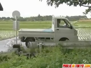 Japonské milfka je fucked na a nákladné auto