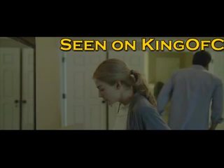 Rosamund pike tette e culo in sesso scene