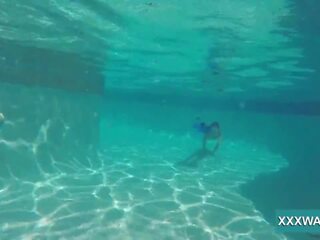 Terrific rjavolaska prostitutka candy swims pod vodo, xxx film 32