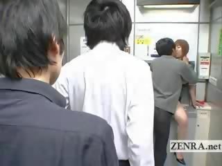 Bisarr japansk stolpe kontor offers barmfager muntlig kjønn minibank
