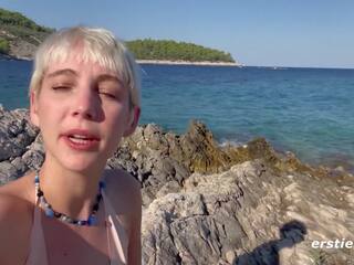 Ersties - adorável annika tocam com a si mesma em um sensational praia em croatia