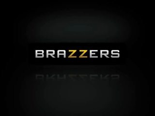 Brazzers - milf ca ea mare - fierbinte milf fucks tineri tip în the dus scenă joaca francesca le și keiran sub vânt