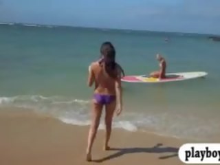 裸 badass 辣妹 enjoyed 水 surfing 同 该 实 亲