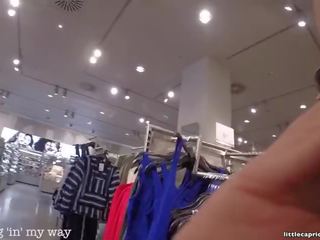 Viešumas seksas į apsipirkimas mall - mažai užgaida