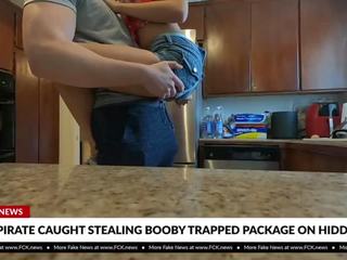 Tiener thief betrapt stealing booby trapped package porno films