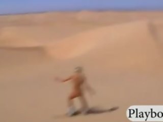 Badass playmates sandboarding và fishing trong khi tất cả khỏa thân