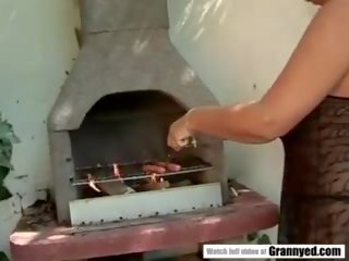 Gunging éndah wadon fucks instead of grilling, free mbah x rated clip video 1a