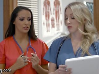 Girlsway swell nieuweling verpleegster met groot tieten heeft een nat poesje formation met haar marvellous seks klem vids