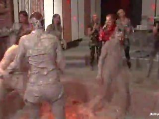 Gjigand mud përleshje video