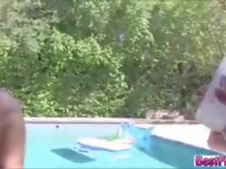 Caliente facultad zorras consigue verano piscina inmersión