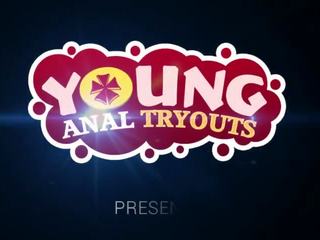 หนุ่ม ก้น tryouts